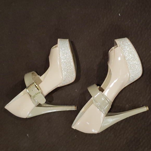 Women's high heels - Picture 4 of 7
